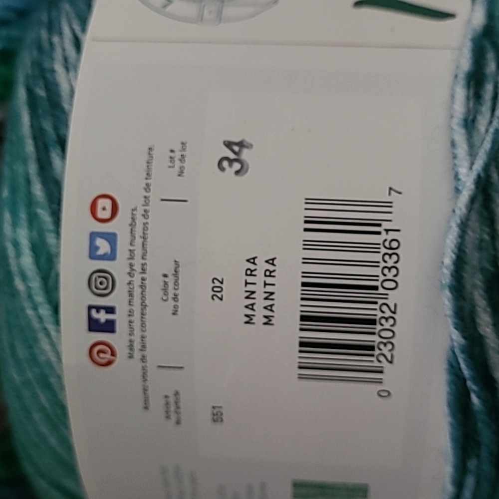 Mandala Ombre Lion Brand Yarn Lot x Two New with Tag crochet knitting acrylic ya - Picture 4 of 8